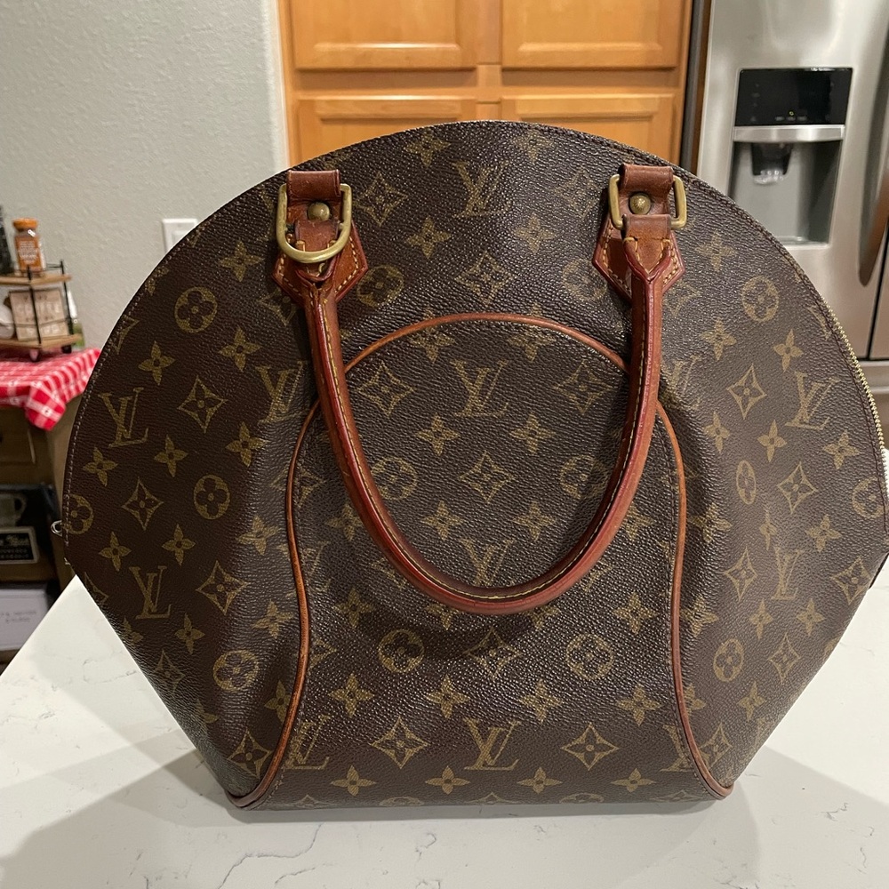 Louis Vuitton Ellipse MM